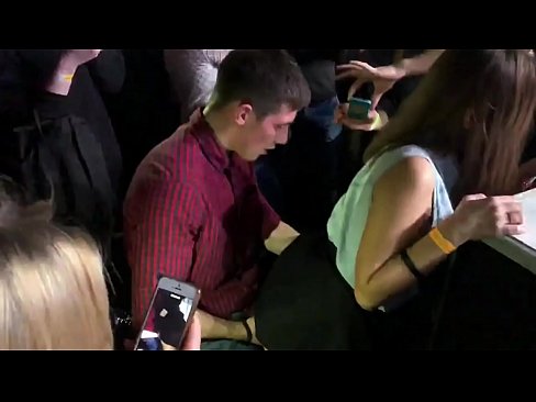 ❤️ الجنس الحقيقي في ملهى ليلي روسي. فتاة روسية تبلغ من العمر 18 عامًا تمارس الجنس في فتحة الشرج والمهبل في ملهى ليلي الفاسقات. عند٪ ar.hqpornvideos.ru٪